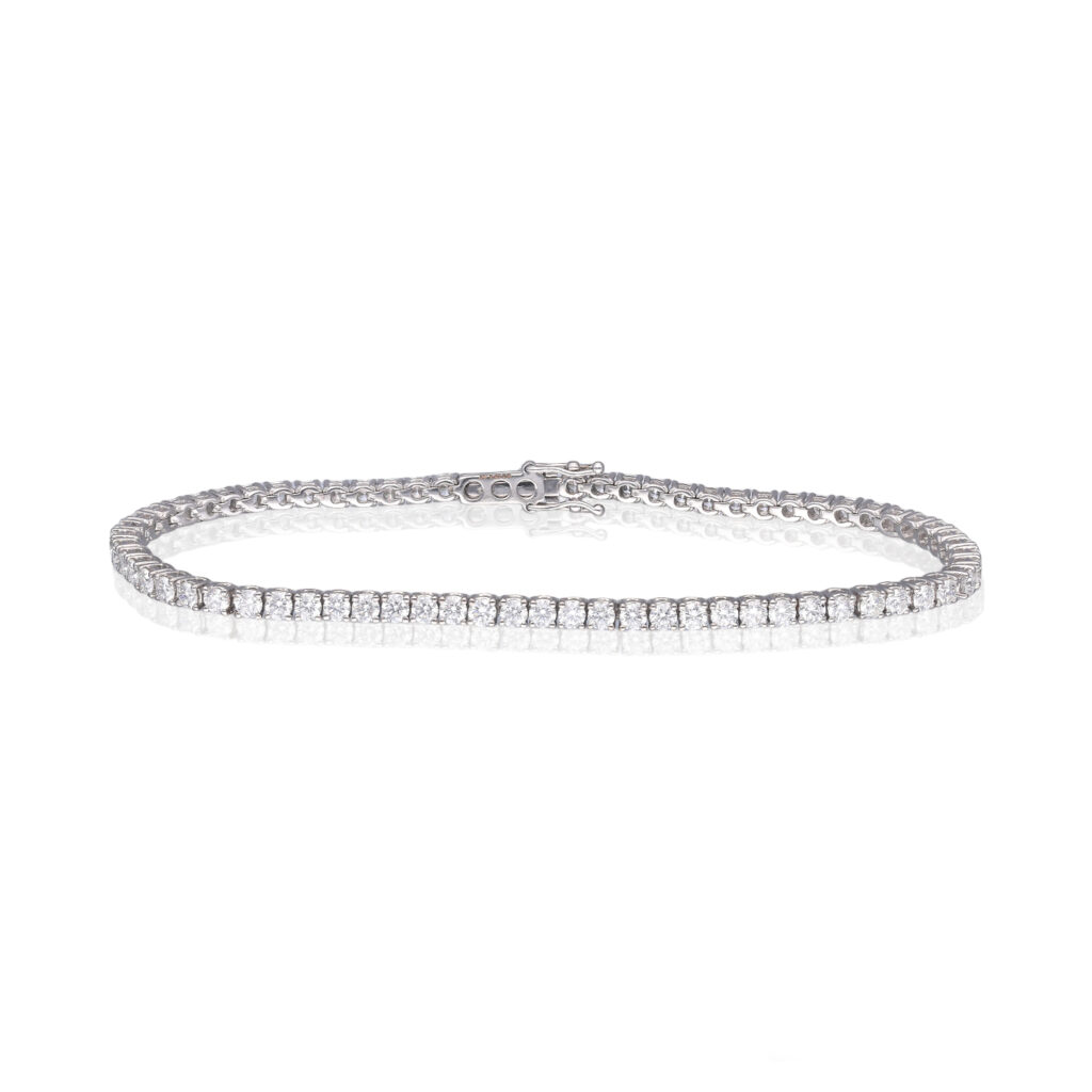 Classic claw set diamond line, tennis bracelet