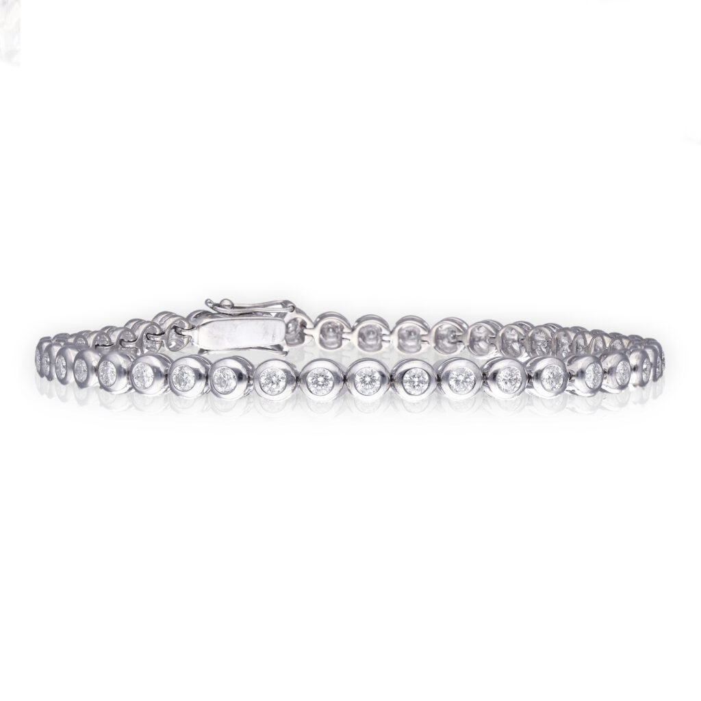 Rub-over diamond line, tennis bracelet