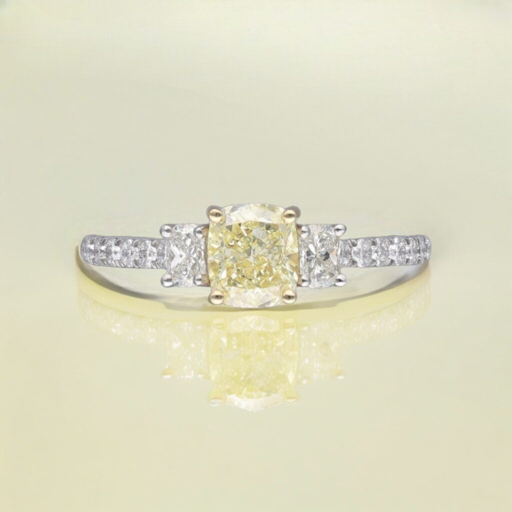 Natural Yellow Diamond Graduated ring